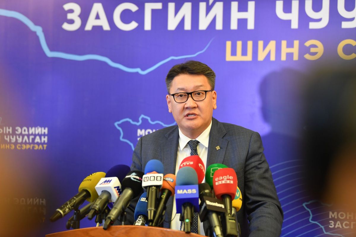 Б.Жавхлан:10 мянган иргэнийг ипотекийн зээлд хамруулна